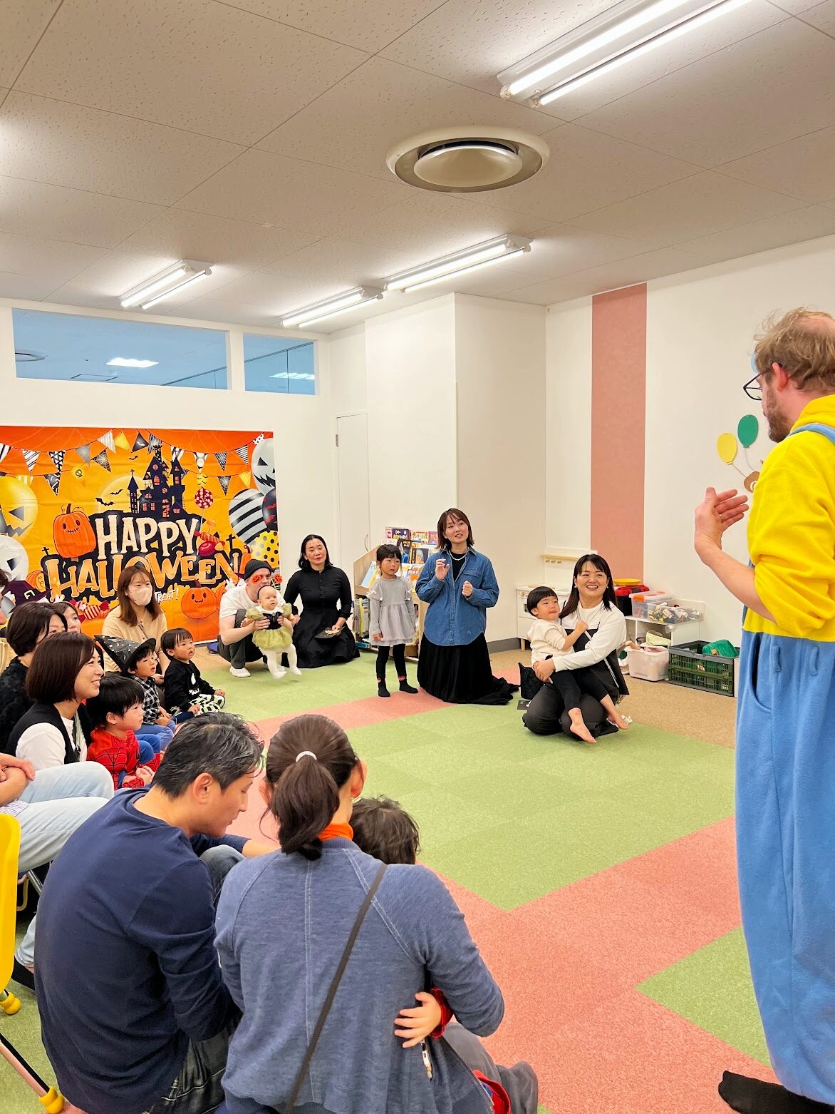 高松市のこども英語教室NESTON M&Mクラスではハロウィンパーティを開催しました。