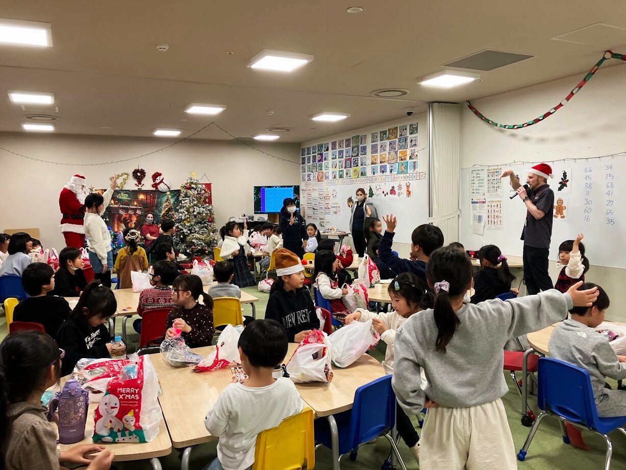 高松市の子ども英語教室NESTON Kids After Schoolではクリスマスイベントを開催しました。